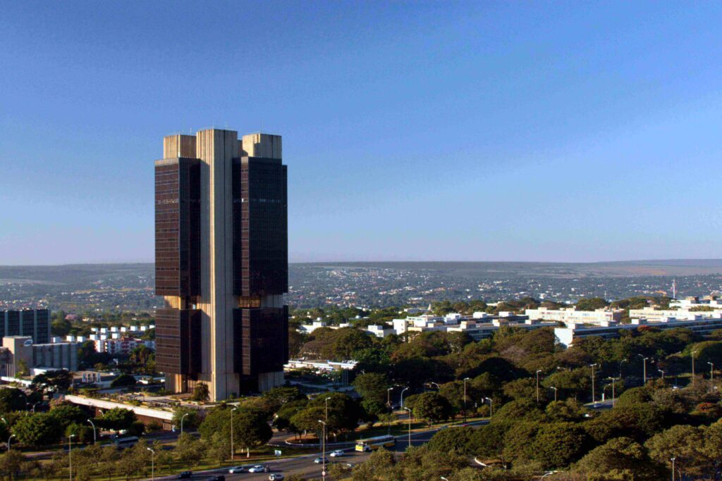 Sede do Banco Central do Brasil em Brasília, referência ao papel do Banco Central na economia